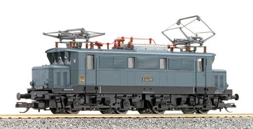 Electric locomotive E 44 with new running number<br /><a href='images/pictures/Tillig/02427.jpg' target='_blank'>Full size image</a>